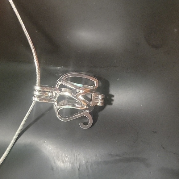 New Elephant Pearl Cage Necklace 18 Inch Chain Silver Plated - Picture 2 of 2